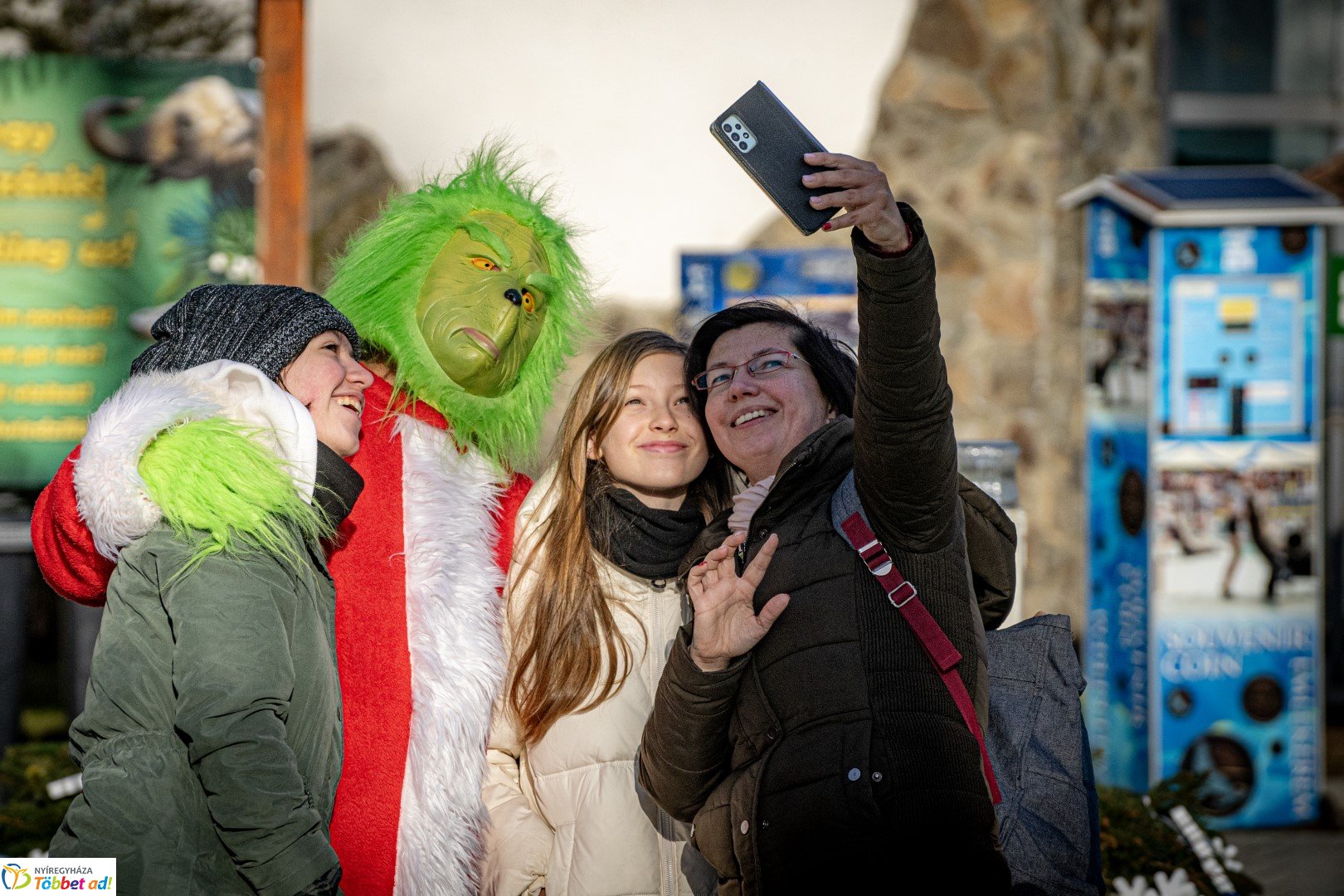 Sarkvidéki karácsony a LEGO gyárral a Nyíregyházi Állatparkban