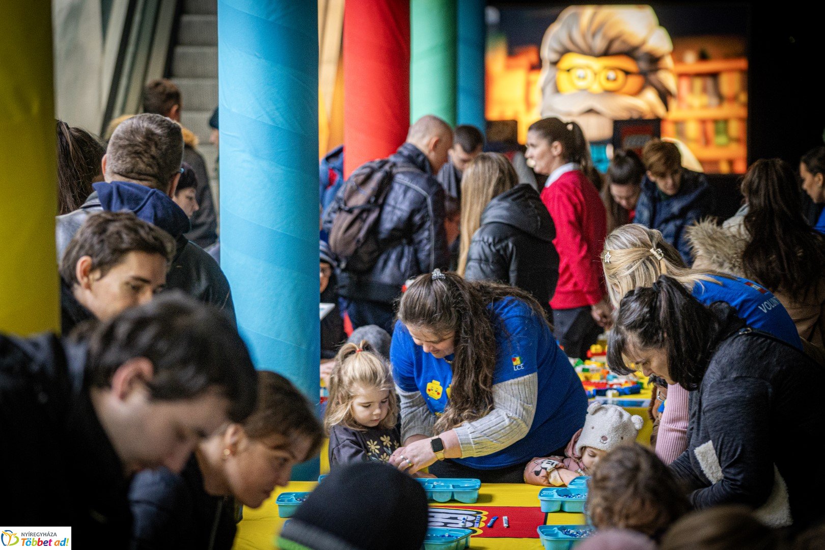 Sarkvidéki karácsony a LEGO gyárral a Nyíregyházi Állatparkban