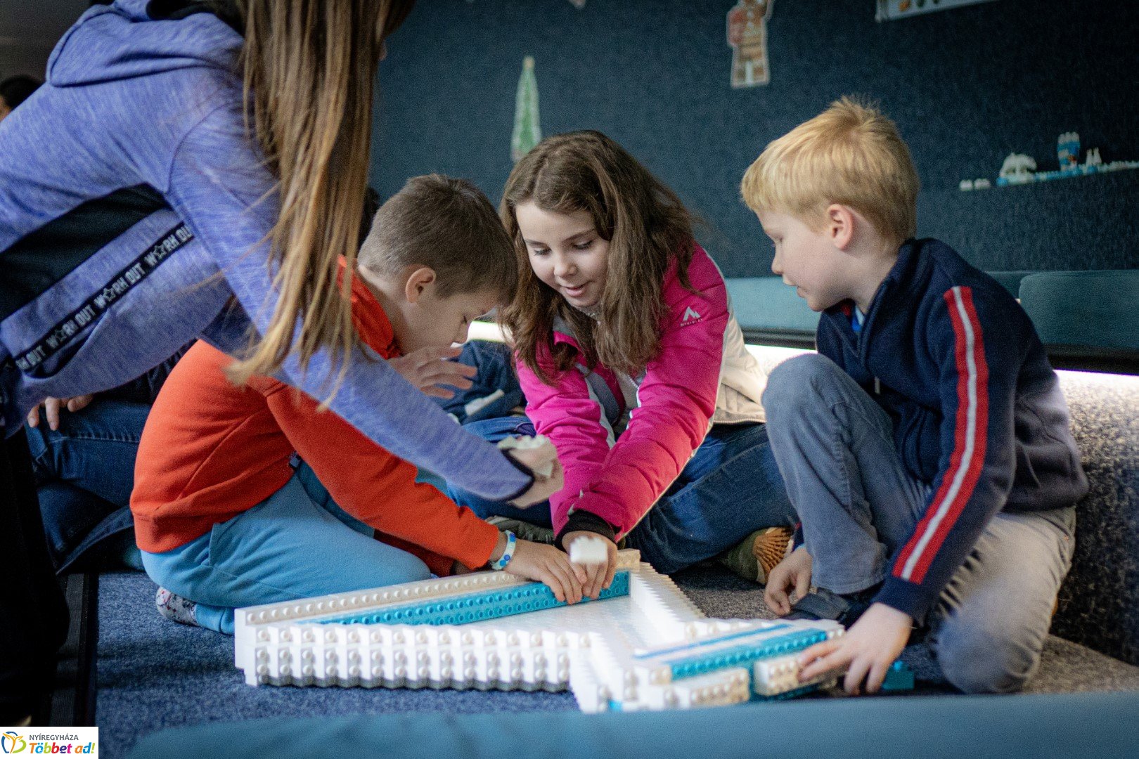 Sarkvidéki karácsony a LEGO gyárral a Nyíregyházi Állatparkban