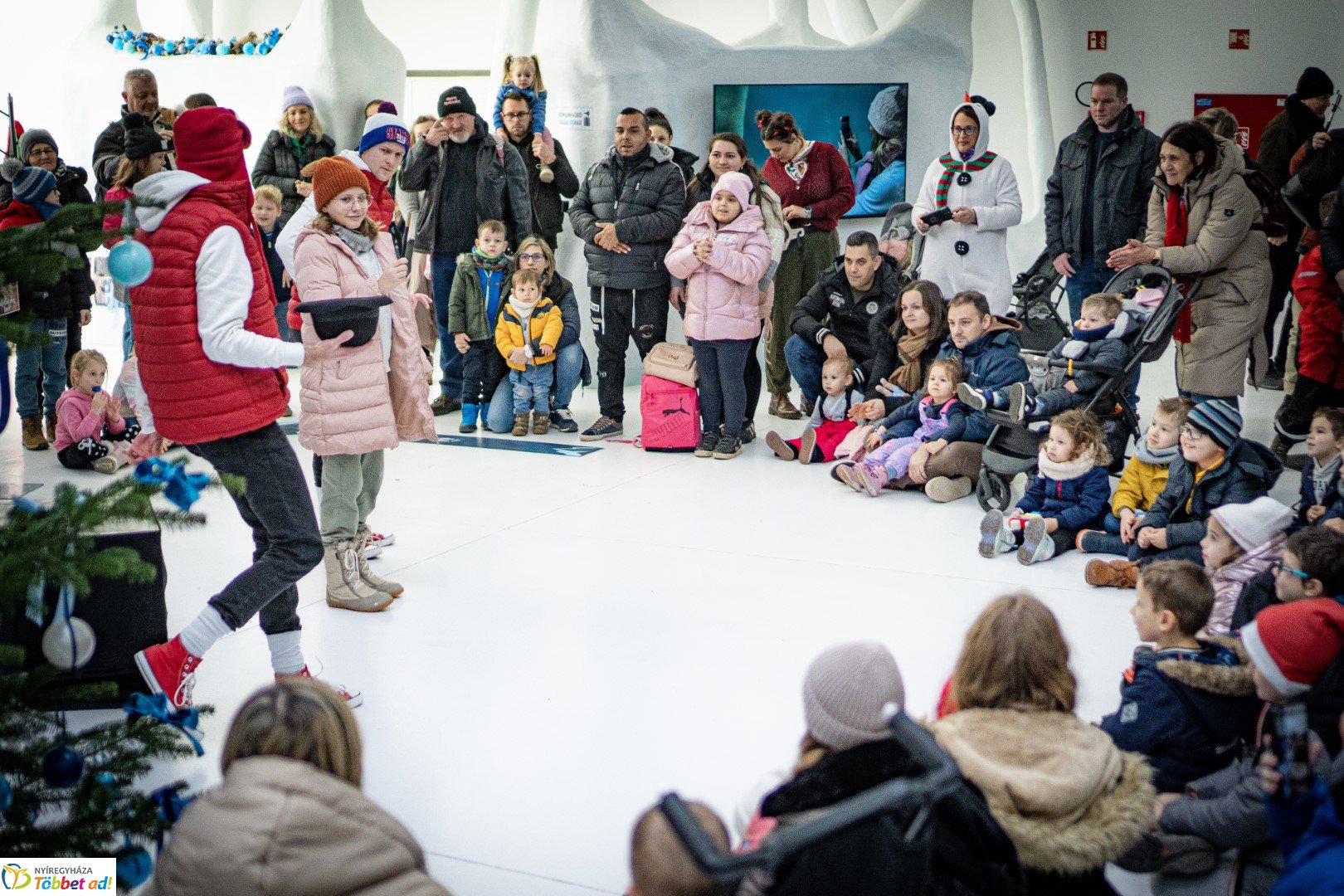 Sarkvidéki karácsony a LEGO gyárral a Nyíregyházi Állatparkban