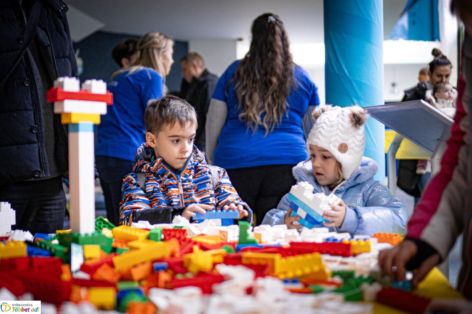 Sarkvidéki karácsony a LEGO gyárral a Nyíregyházi Állatparkban