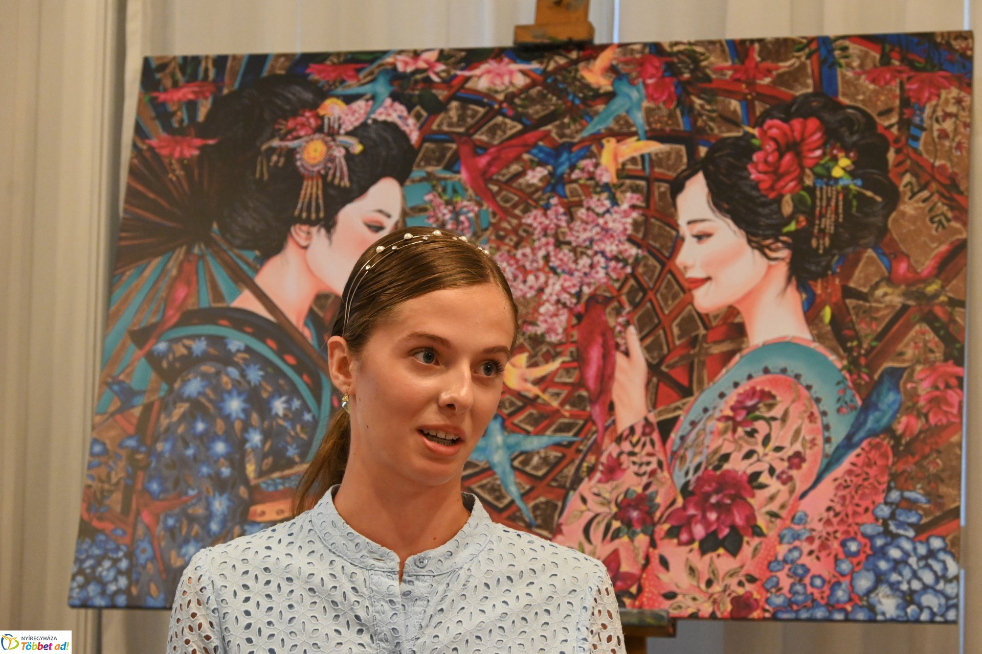 Sávolt Karolina és a Zema porcelán ékszereinek közös kiállításáról tájékozódtak a sajtó munkatársai