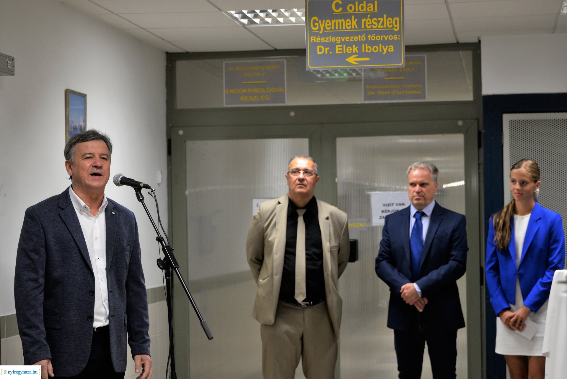 Sávolt Karolina festményei a Fül-Orr-Gégészeti Osztályon