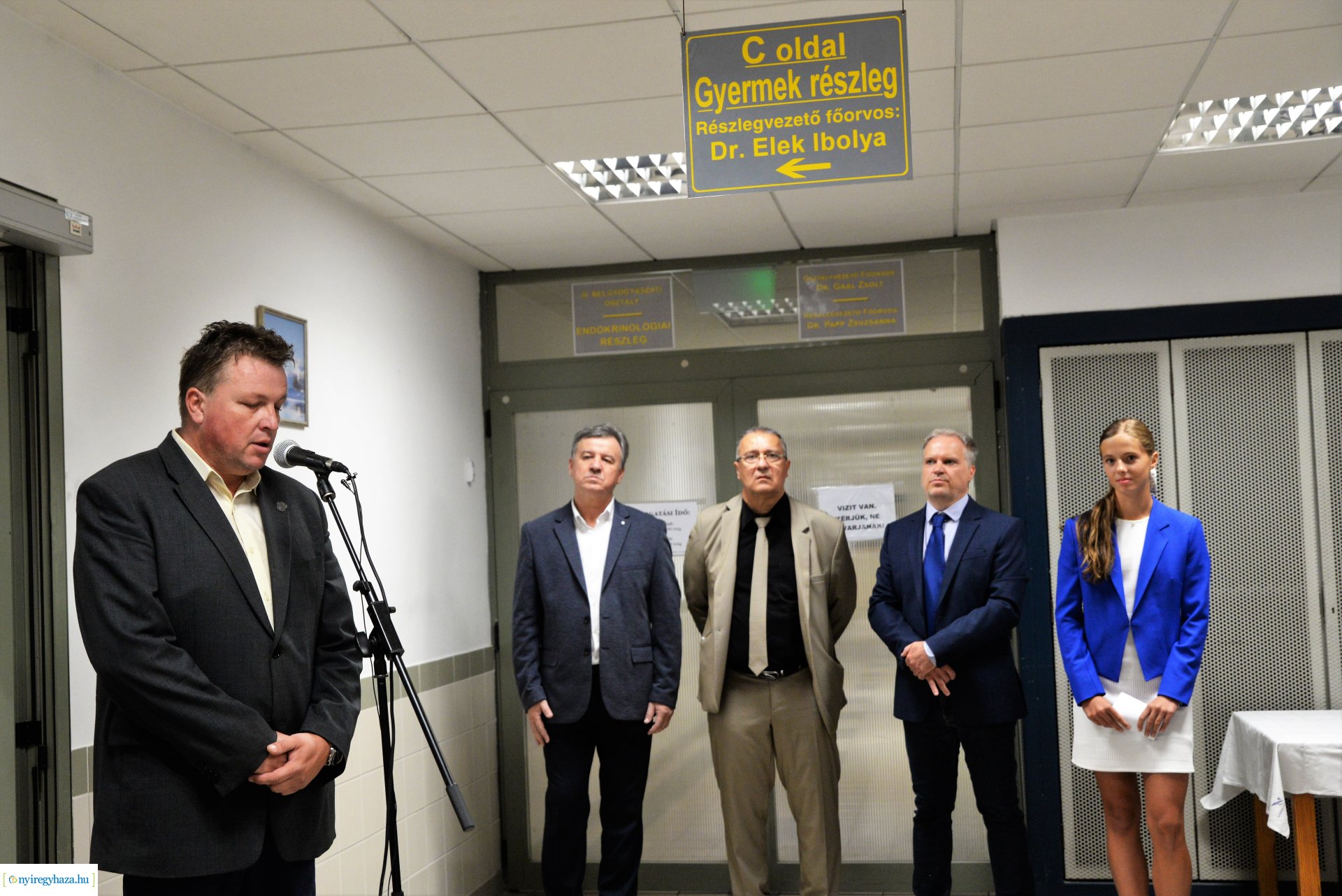 Sávolt Karolina festményei a Fül-Orr-Gégészeti Osztályon