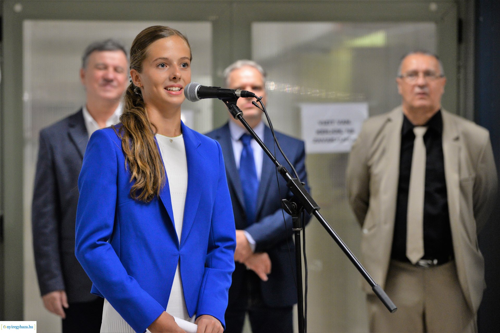 Sávolt Karolina festményei a Fül-Orr-Gégészeti Osztályon