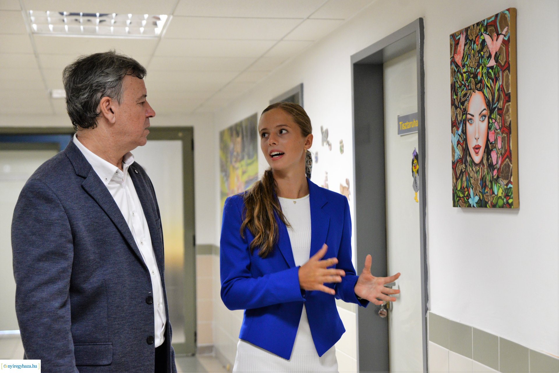 Sávolt Karolina festményei a Fül-Orr-Gégészeti Osztályon