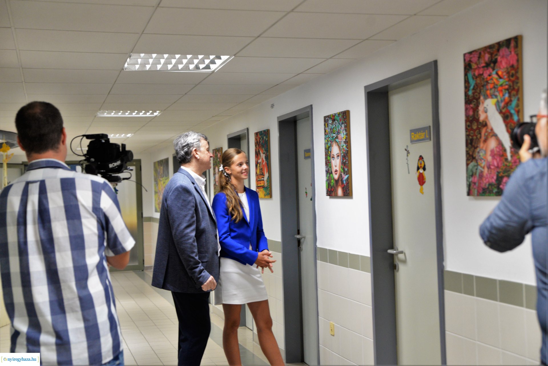 Sávolt Karolina festményei a Fül-Orr-Gégészeti Osztályon