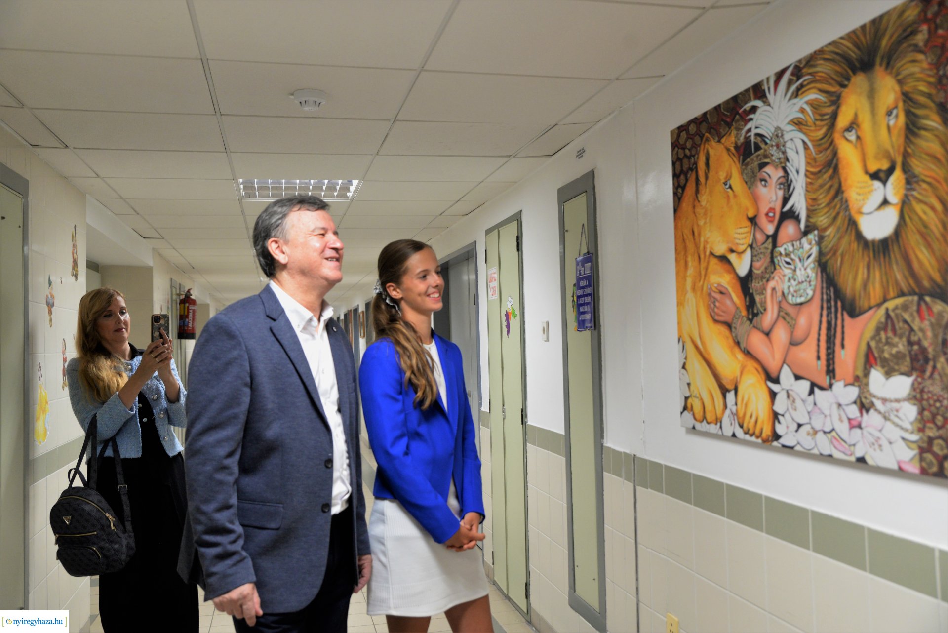 Sávolt Karolina festményei a Fül-Orr-Gégészeti Osztályon