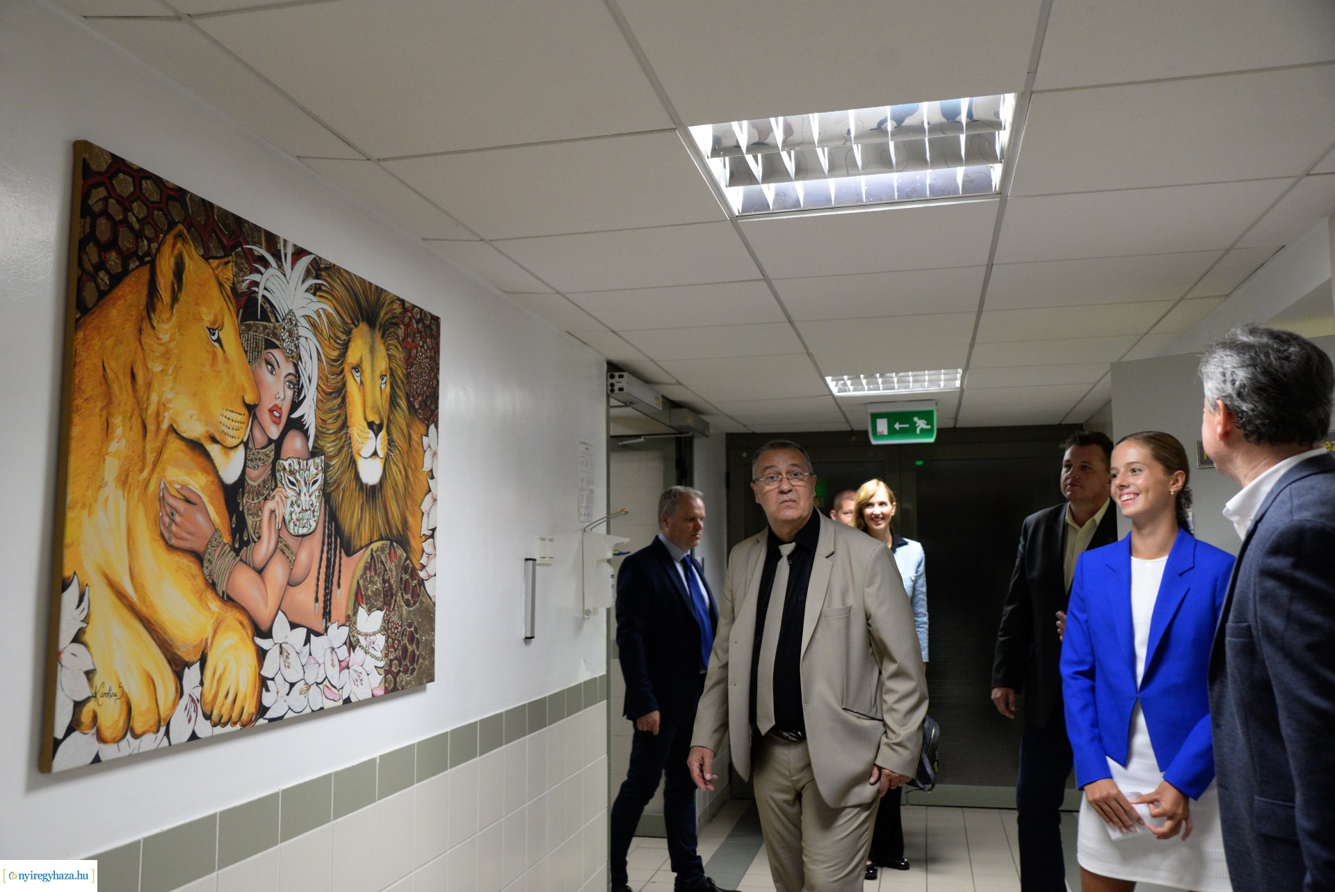 Sávolt Karolina festményei a Fül-Orr-Gégészeti Osztályon