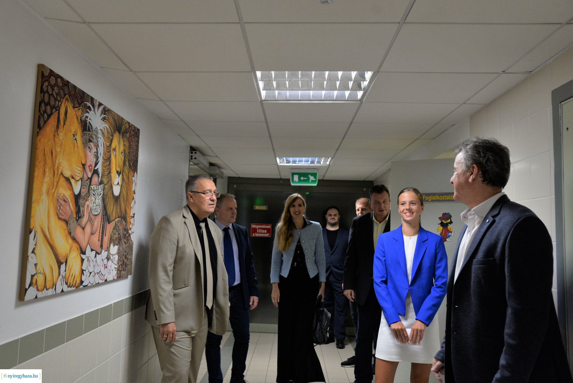 Sávolt Karolina festményei a Fül-Orr-Gégészeti Osztályon