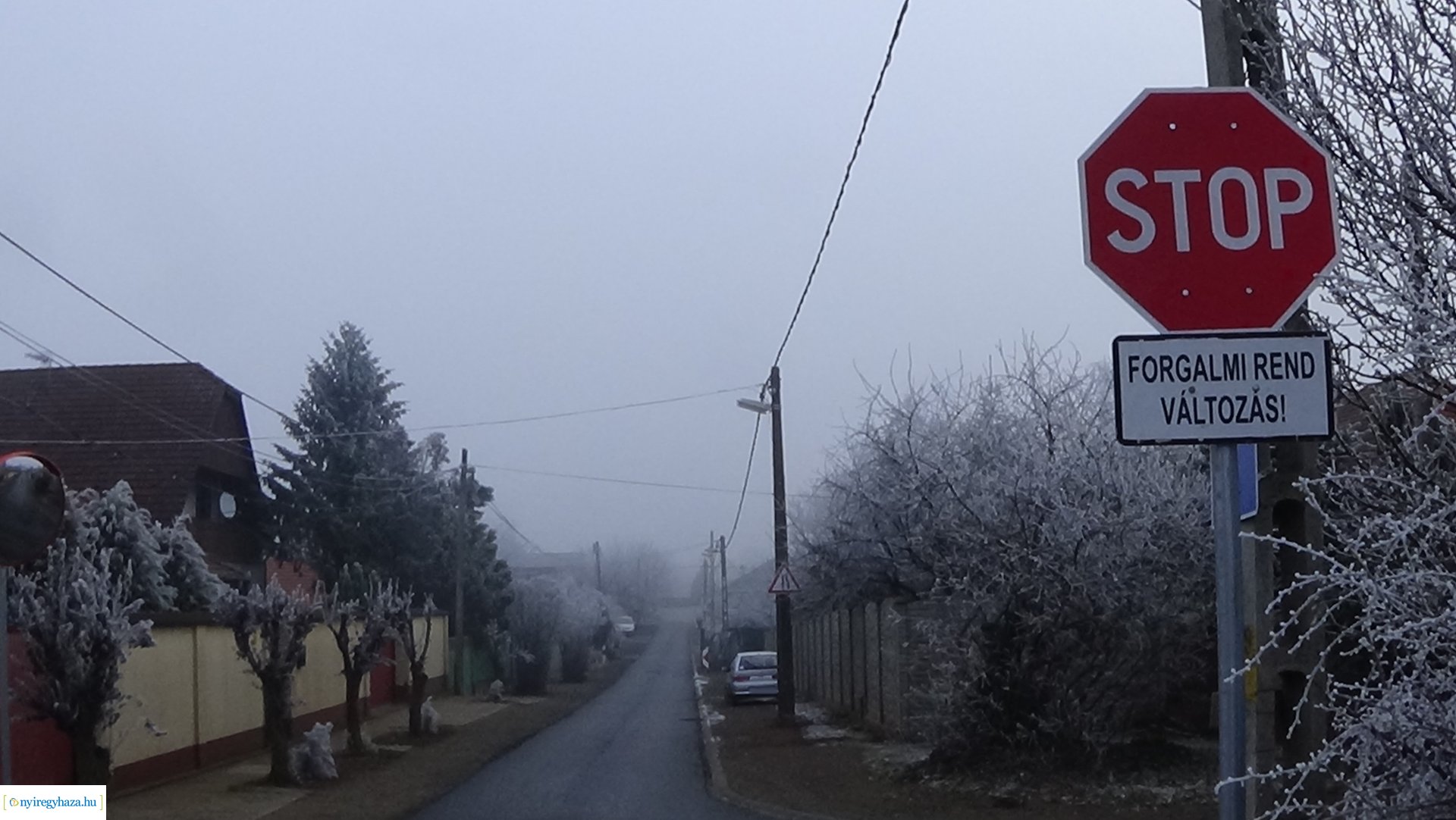 Sebességlassító borda a Napsugár utcában