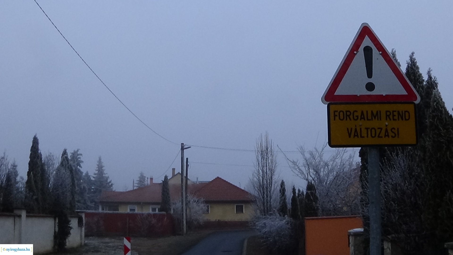 Sebességlassító borda a Napsugár utcában