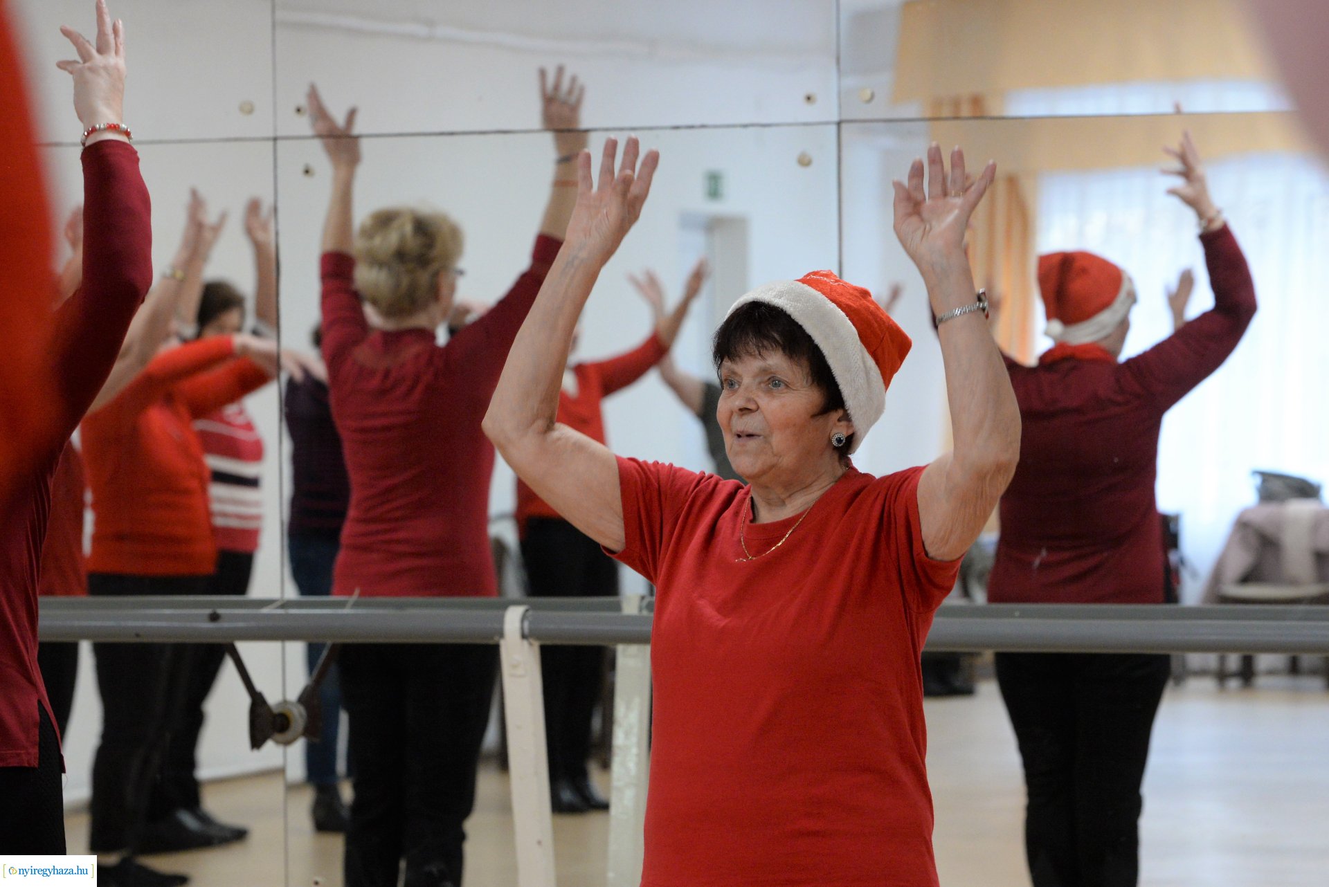 Senior örömtánc az Alvégesi Művelődési Házban