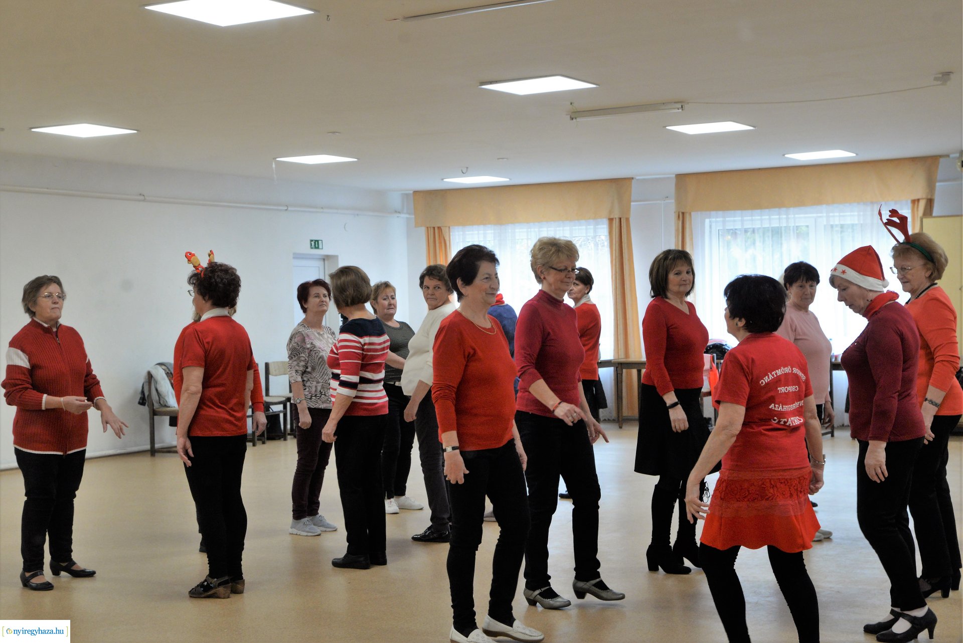 Senior örömtánc az Alvégesi Művelődési Házban