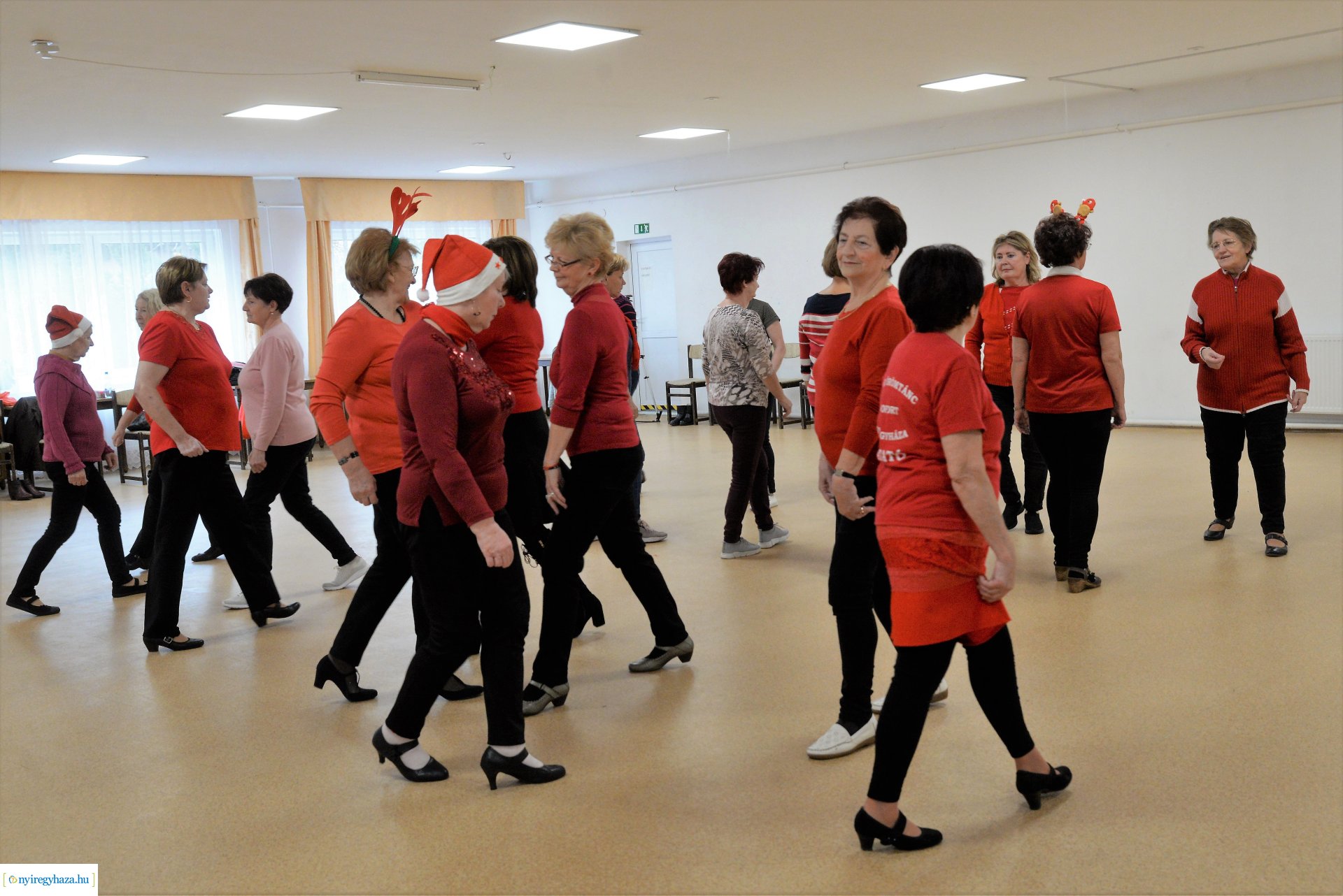 Senior örömtánc az Alvégesi Művelődési Házban