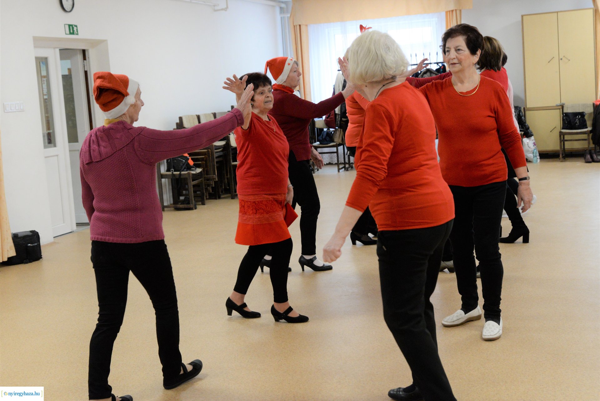 Senior örömtánc az Alvégesi Művelődési Házban