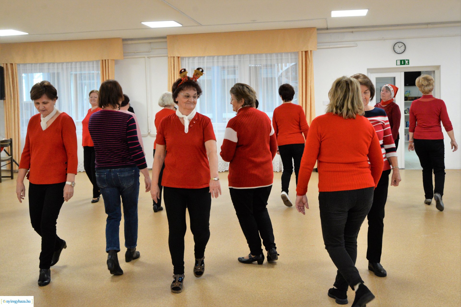 Senior örömtánc az Alvégesi Művelődési Házban