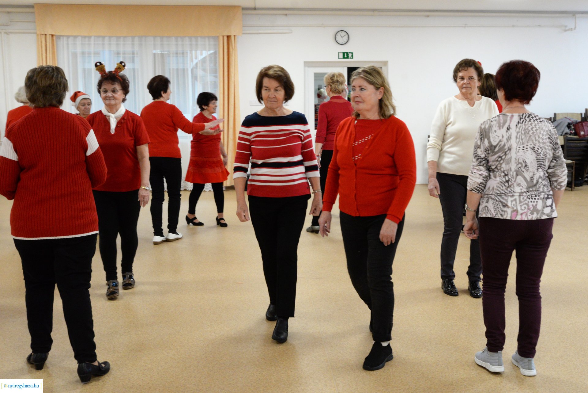 Senior örömtánc az Alvégesi Művelődési Házban