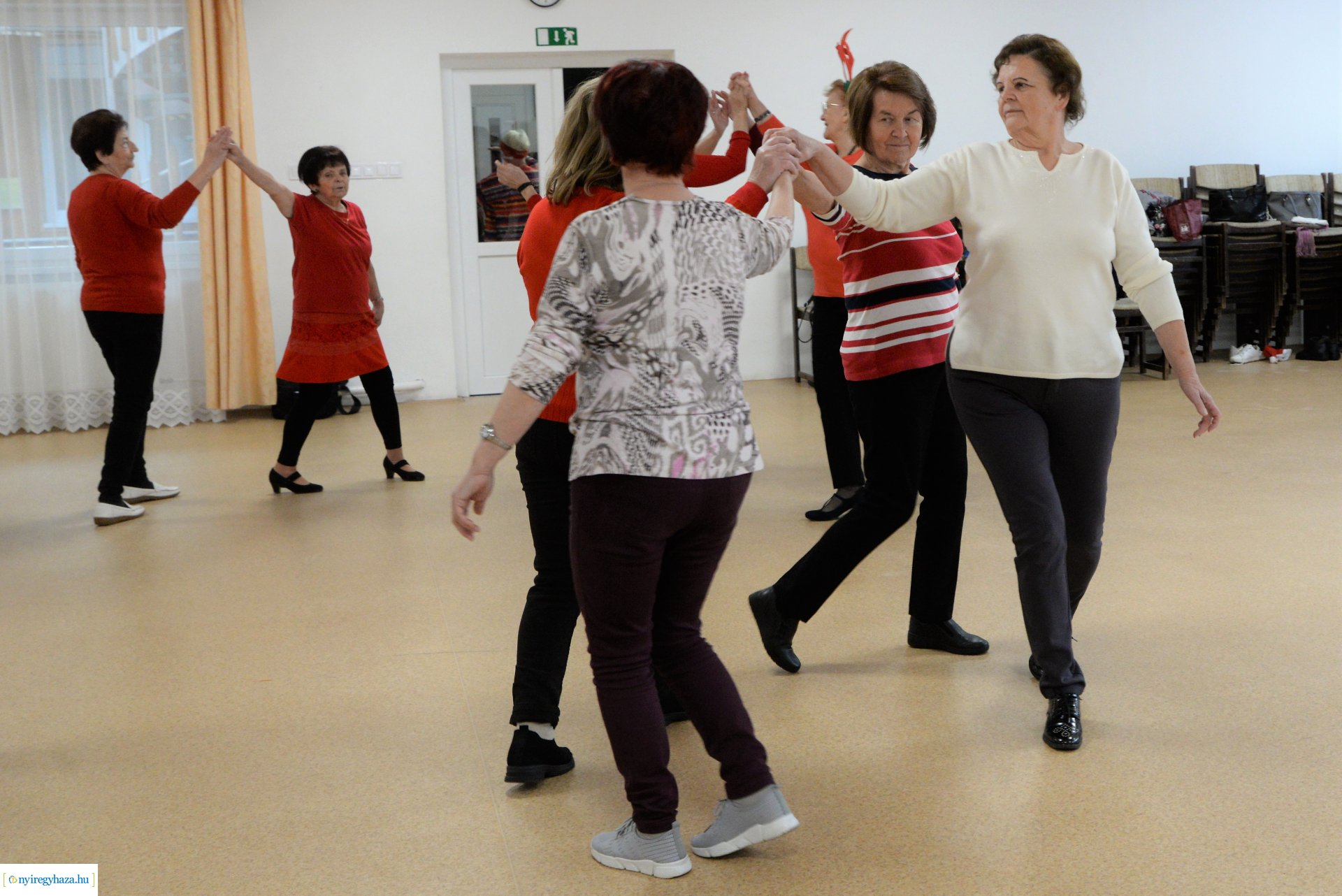 Senior örömtánc az Alvégesi Művelődési Házban
