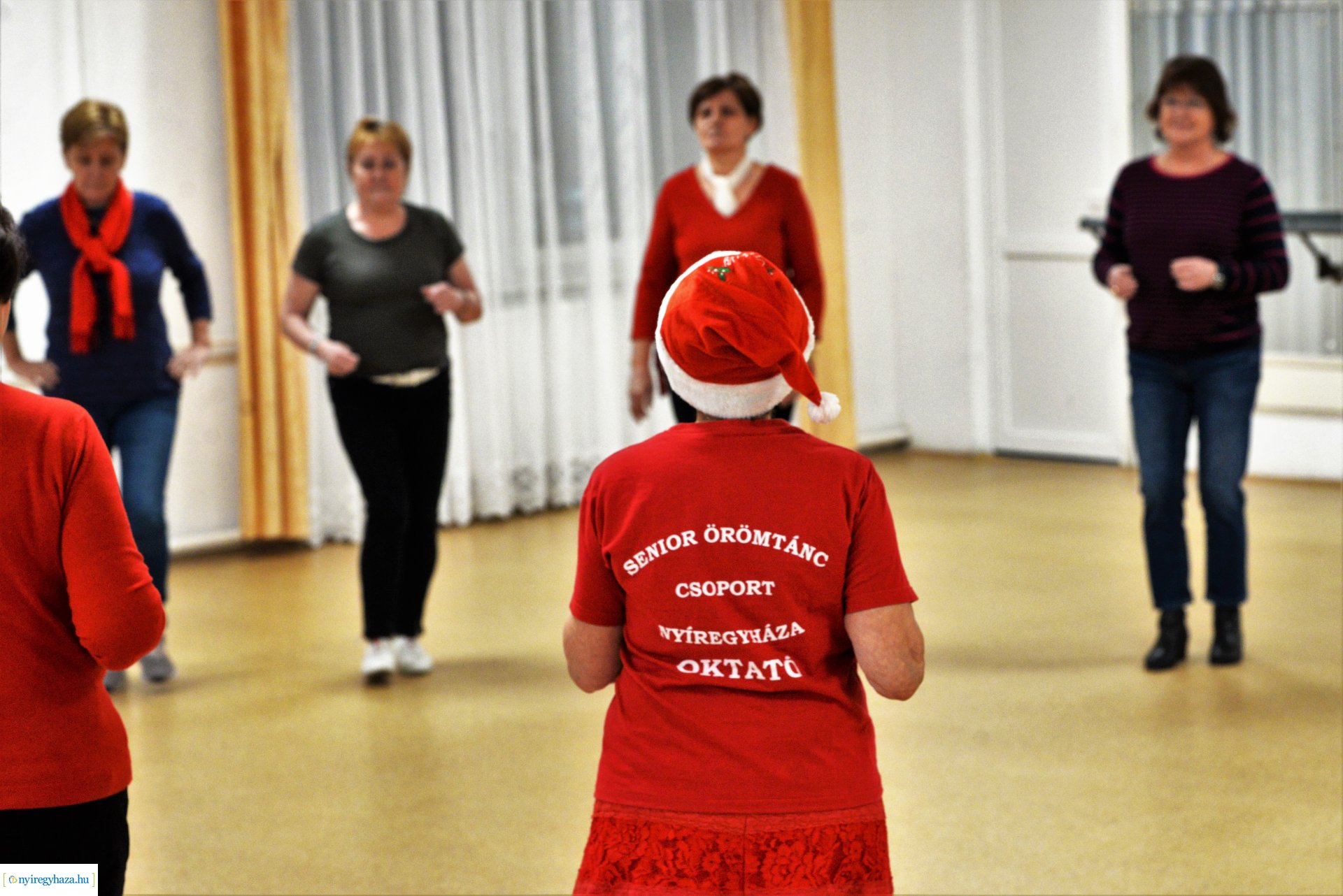 Senior örömtánc az Alvégesi Művelődési Házban