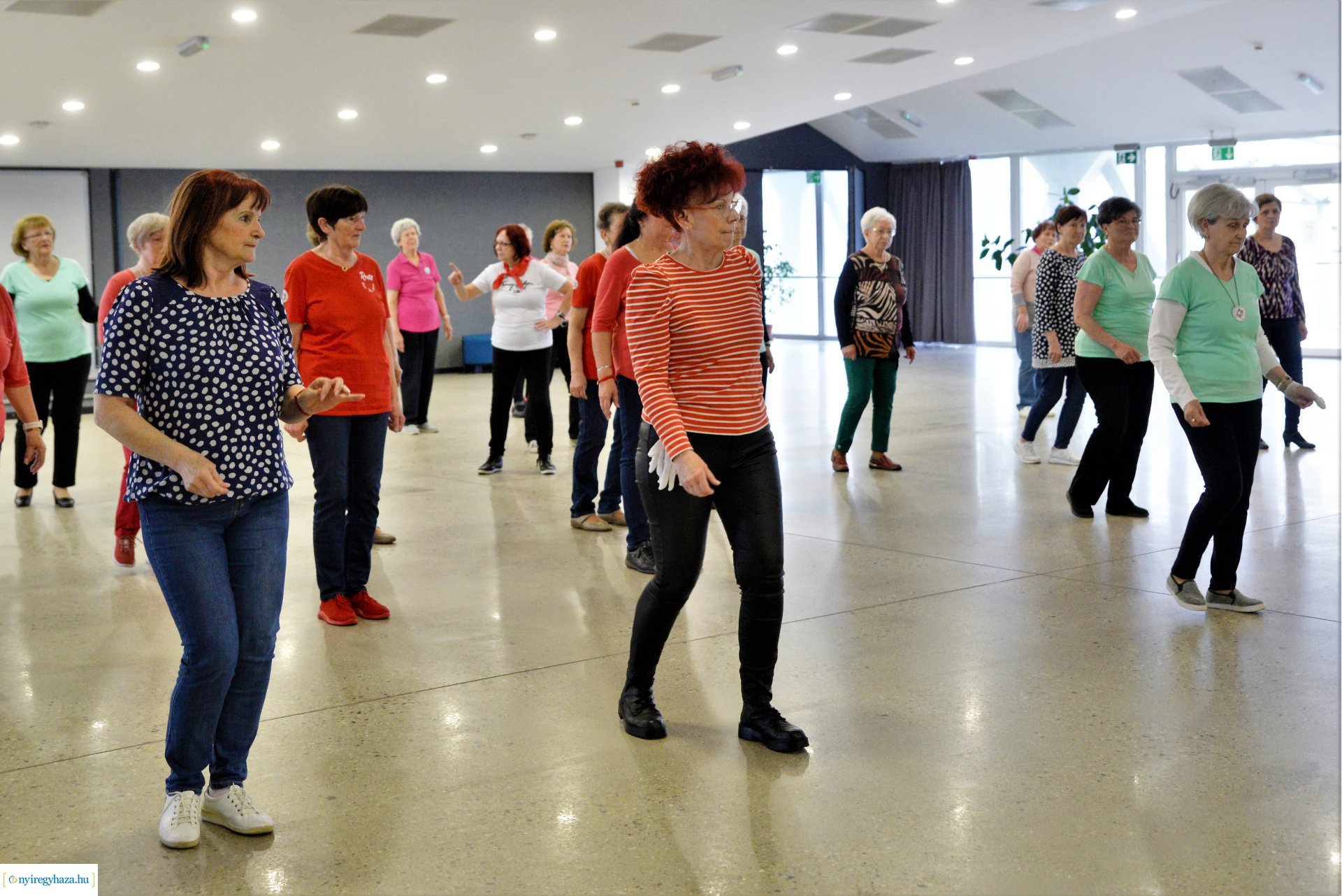 Senior örömtánc oktatás 2023