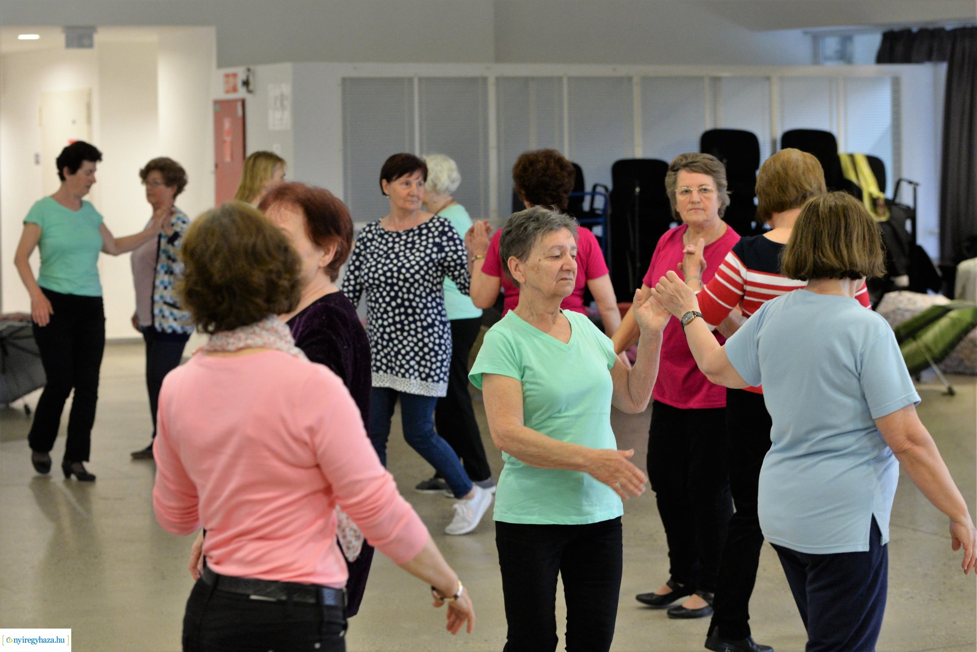 Senior örömtánc oktatás 2023