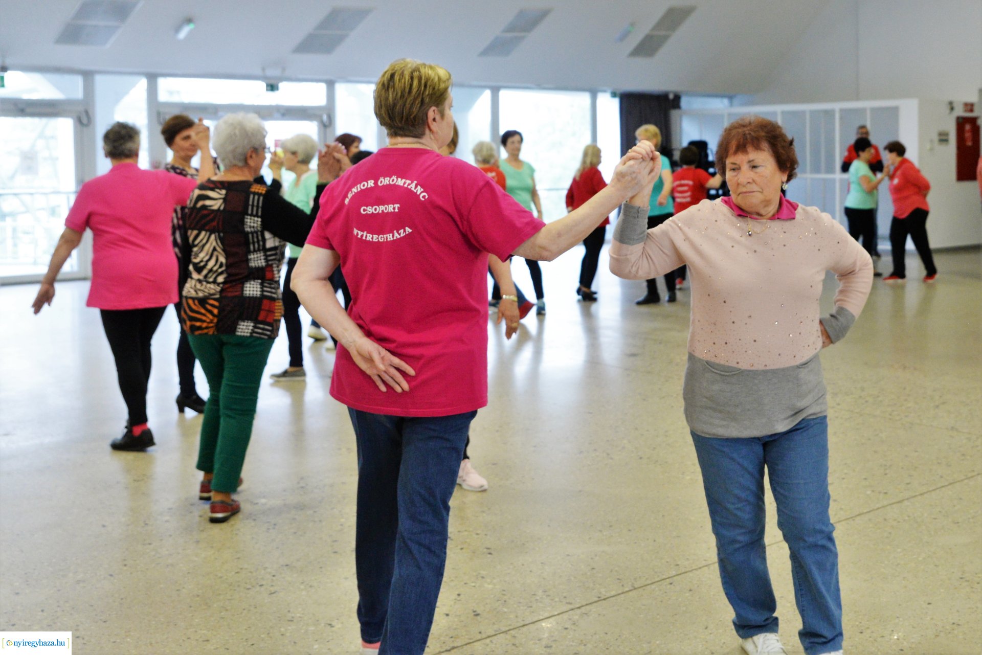 Senior örömtánc oktatás 2023