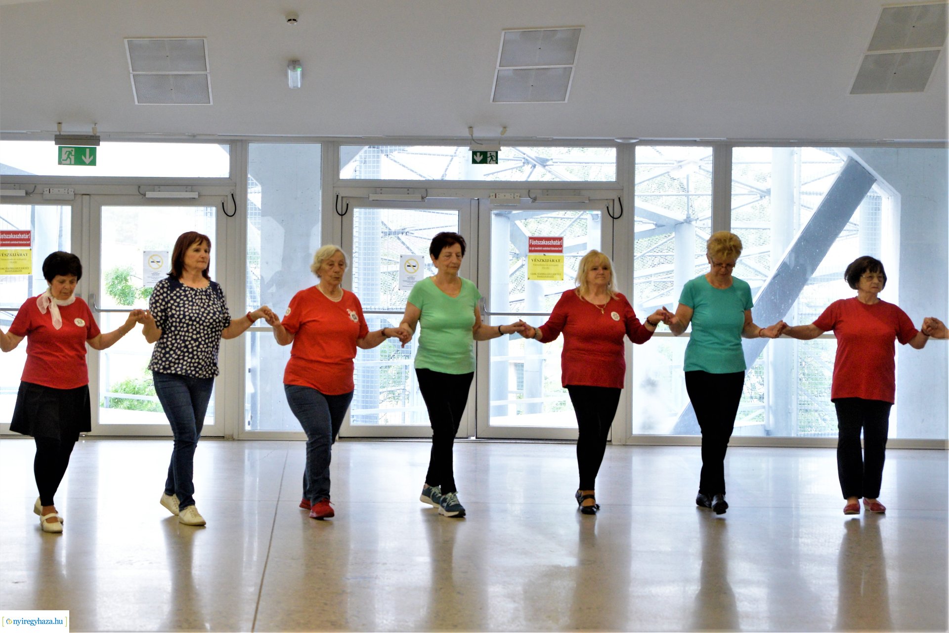 Senior örömtánc oktatás 2023