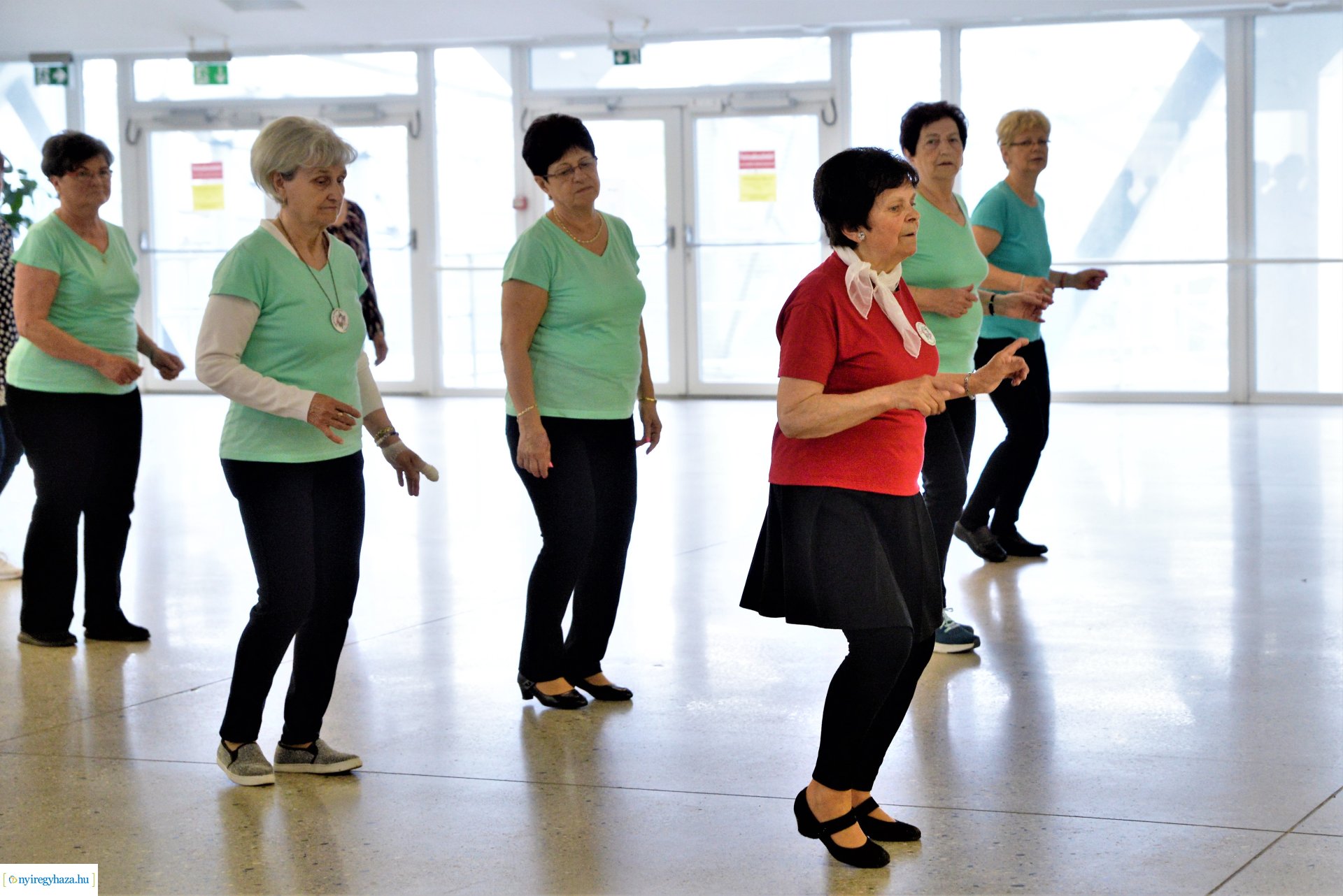 Senior örömtánc oktatás 2023