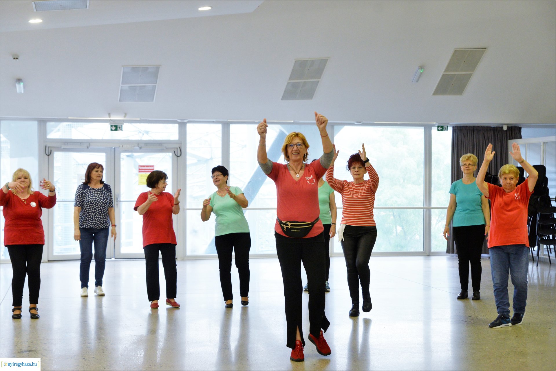 Senior örömtánc oktatás 2023