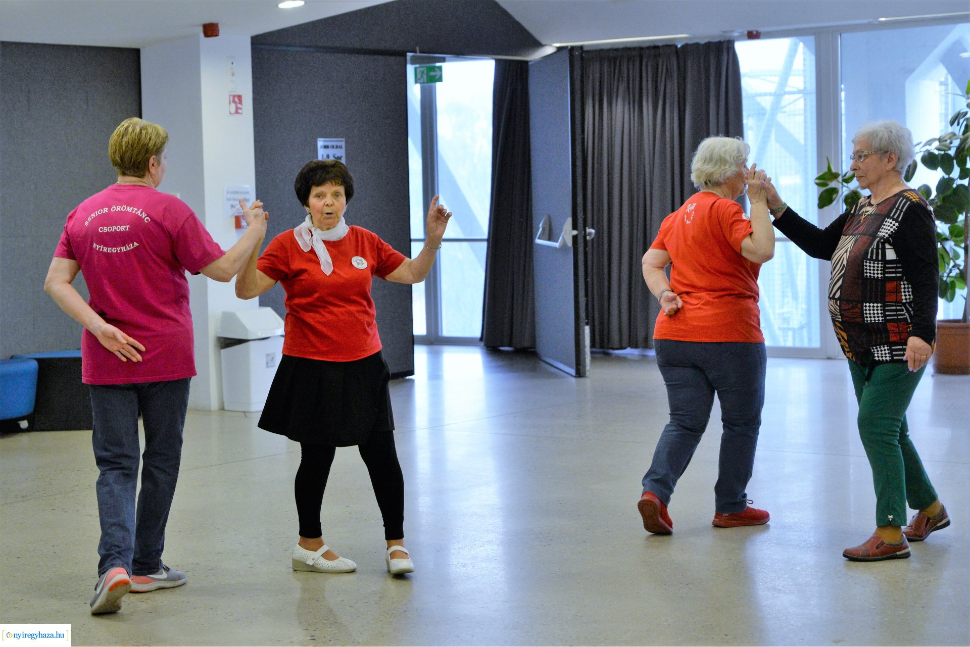 Senior örömtánc oktatás 2023
