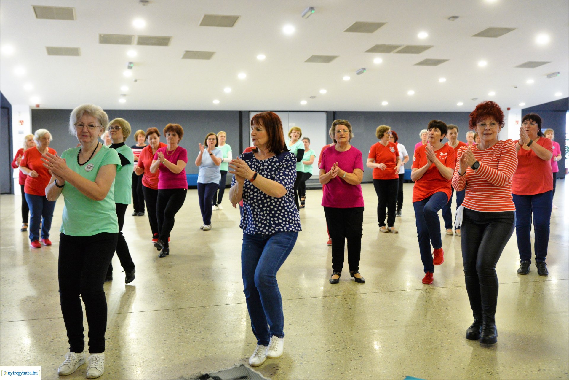Senior örömtánc oktatás 2023