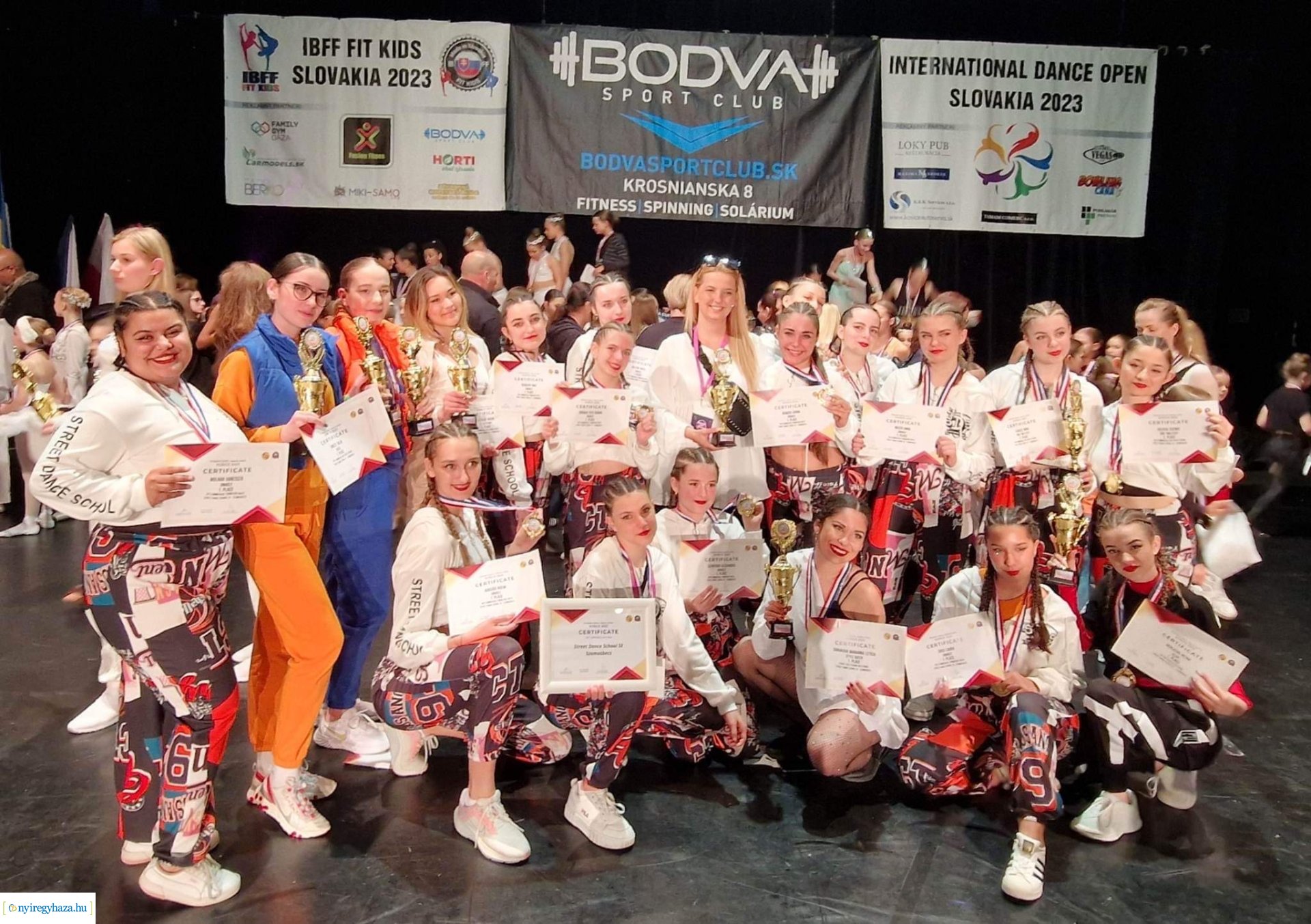 Sikerszériában a Street Dance School táncosai