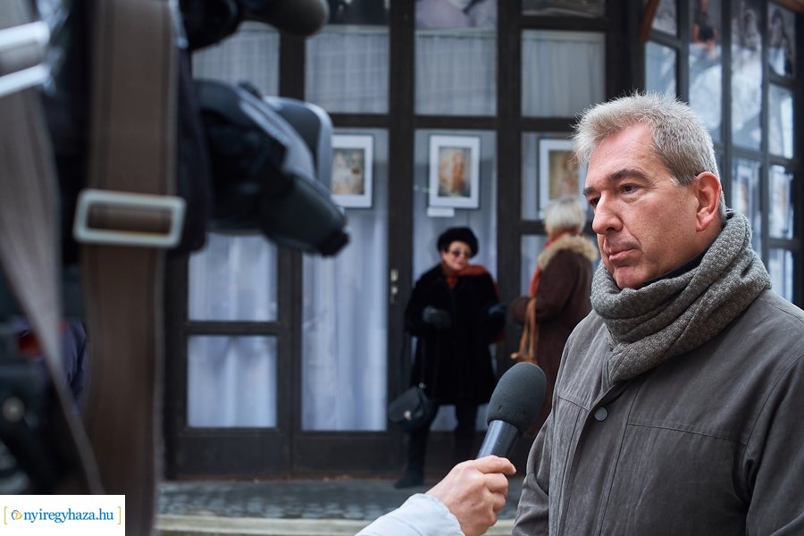 Sipos László kiállítása a Nyírfa téren