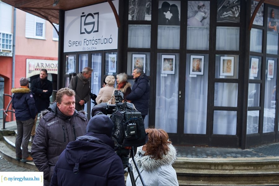Sipos László kiállítása a Nyírfa téren