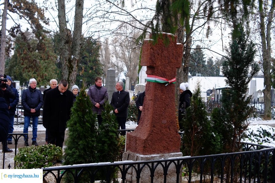 Síremlékek felújítva az Északi temetőben