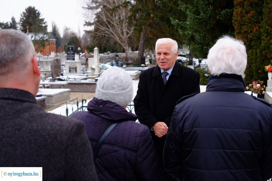 Síremlékek felújítva az Északi temetőben