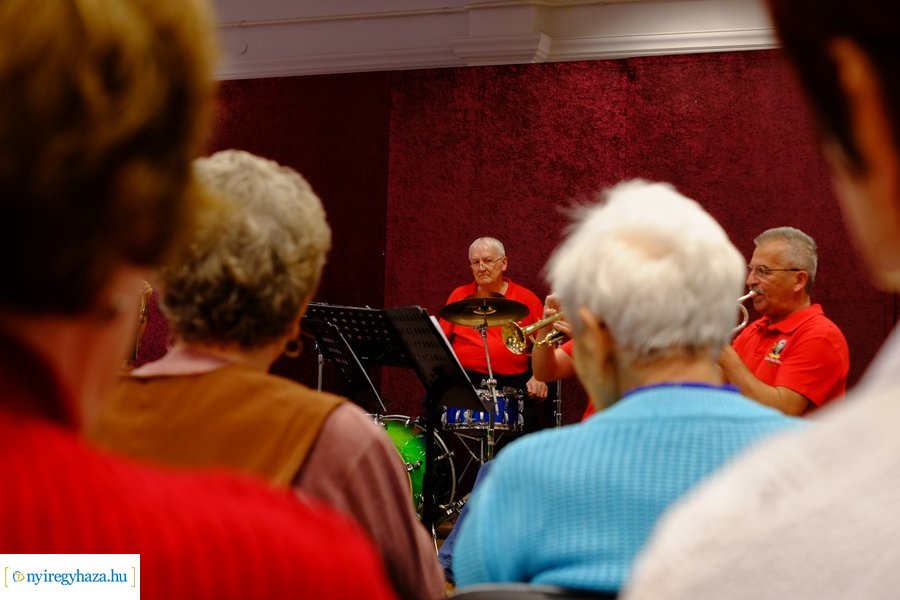 Smart Brass Band koncert időseknek
