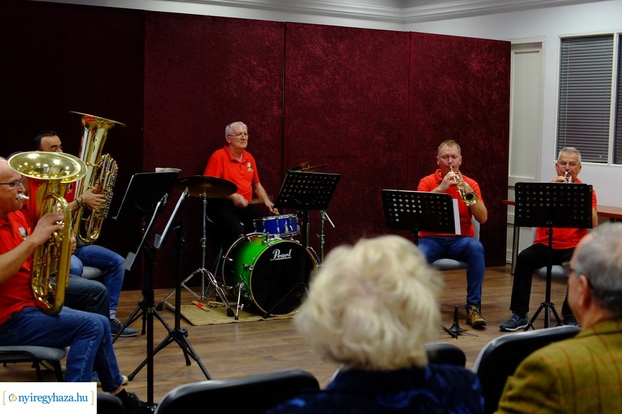 Smart Brass Band koncert időseknek