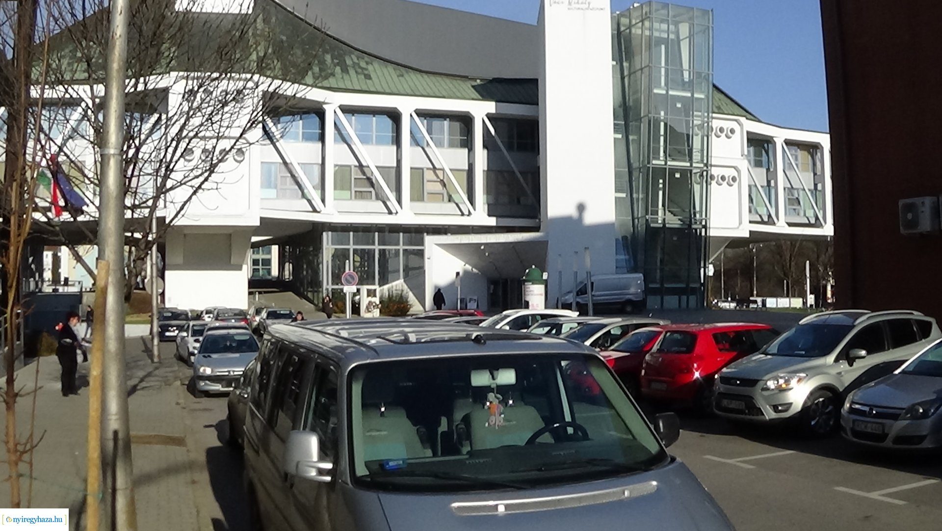 Sok a tilosban parkoló autó