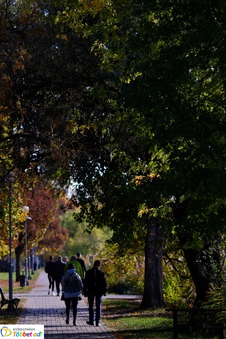 Sóstó őszies arca 2025 októberében