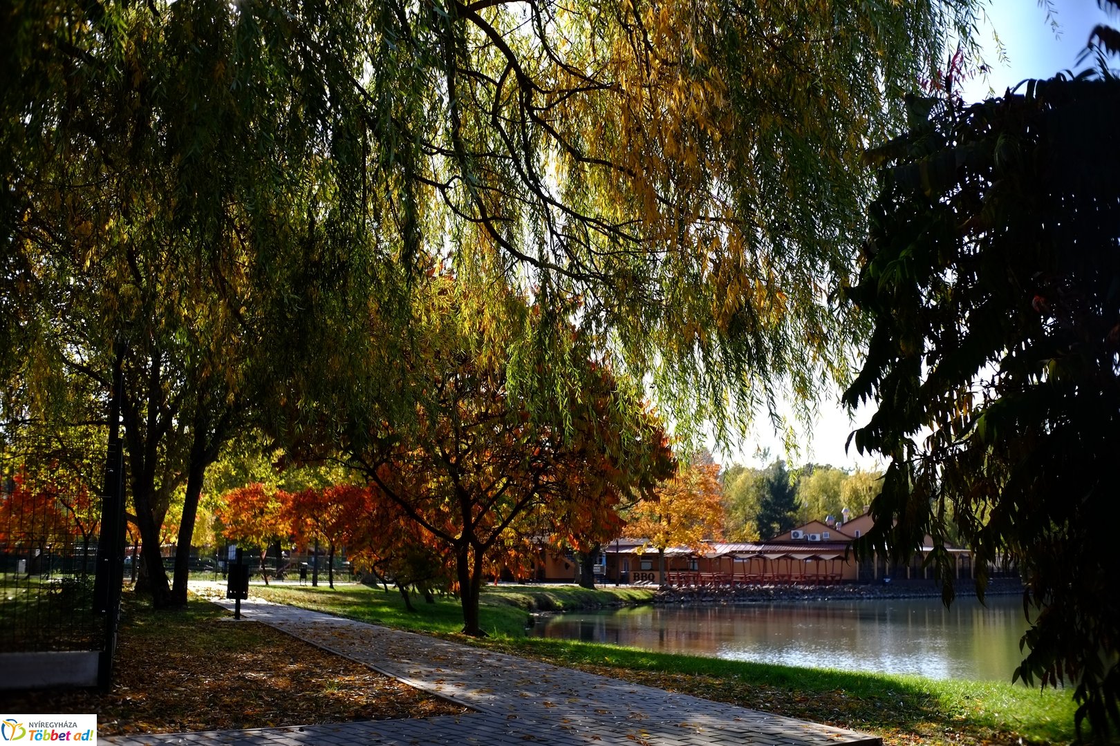 Sóstó őszies arca 2025 októberében