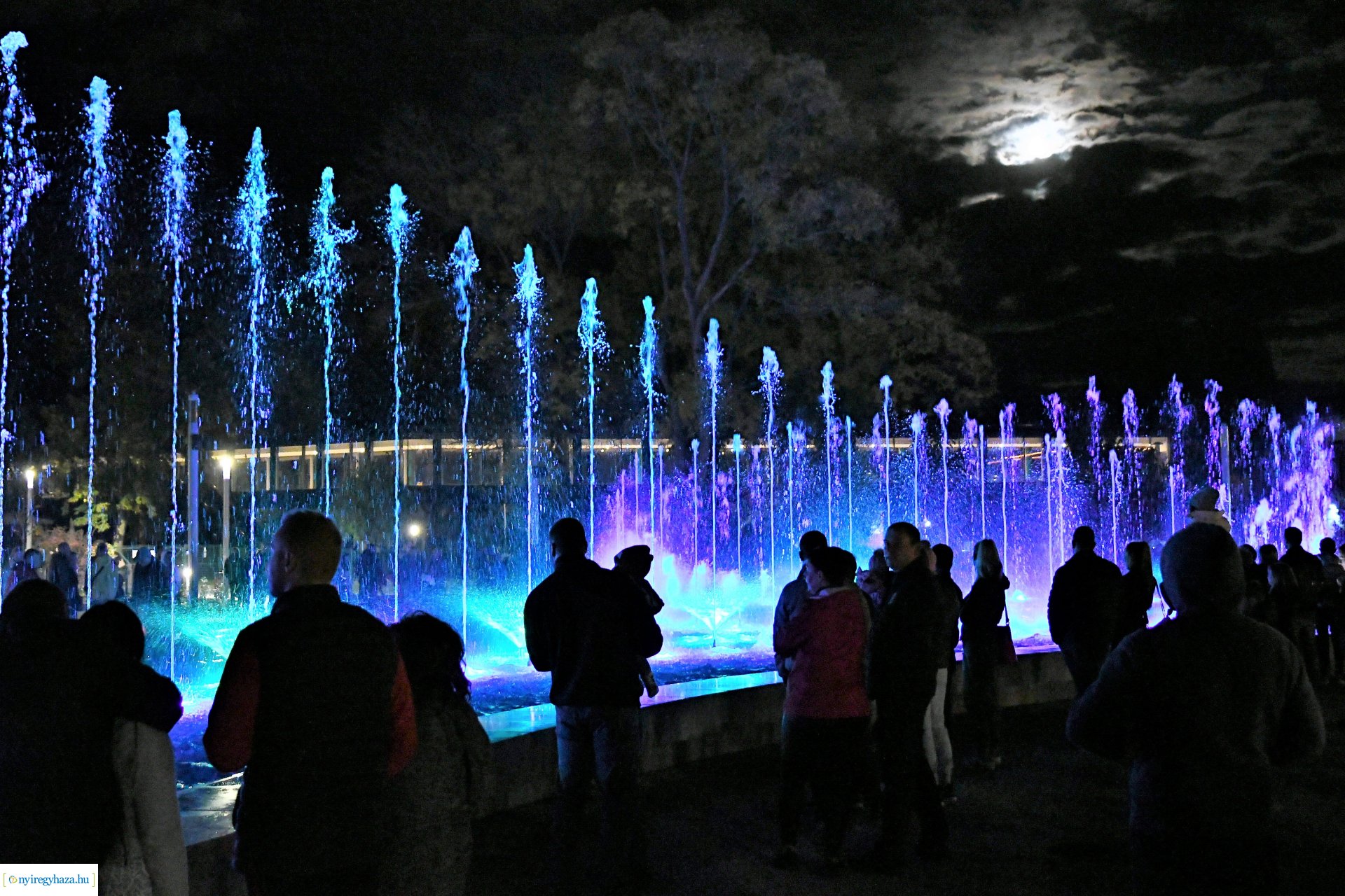 Sóstó új látványossága - elkészült a szökőkút