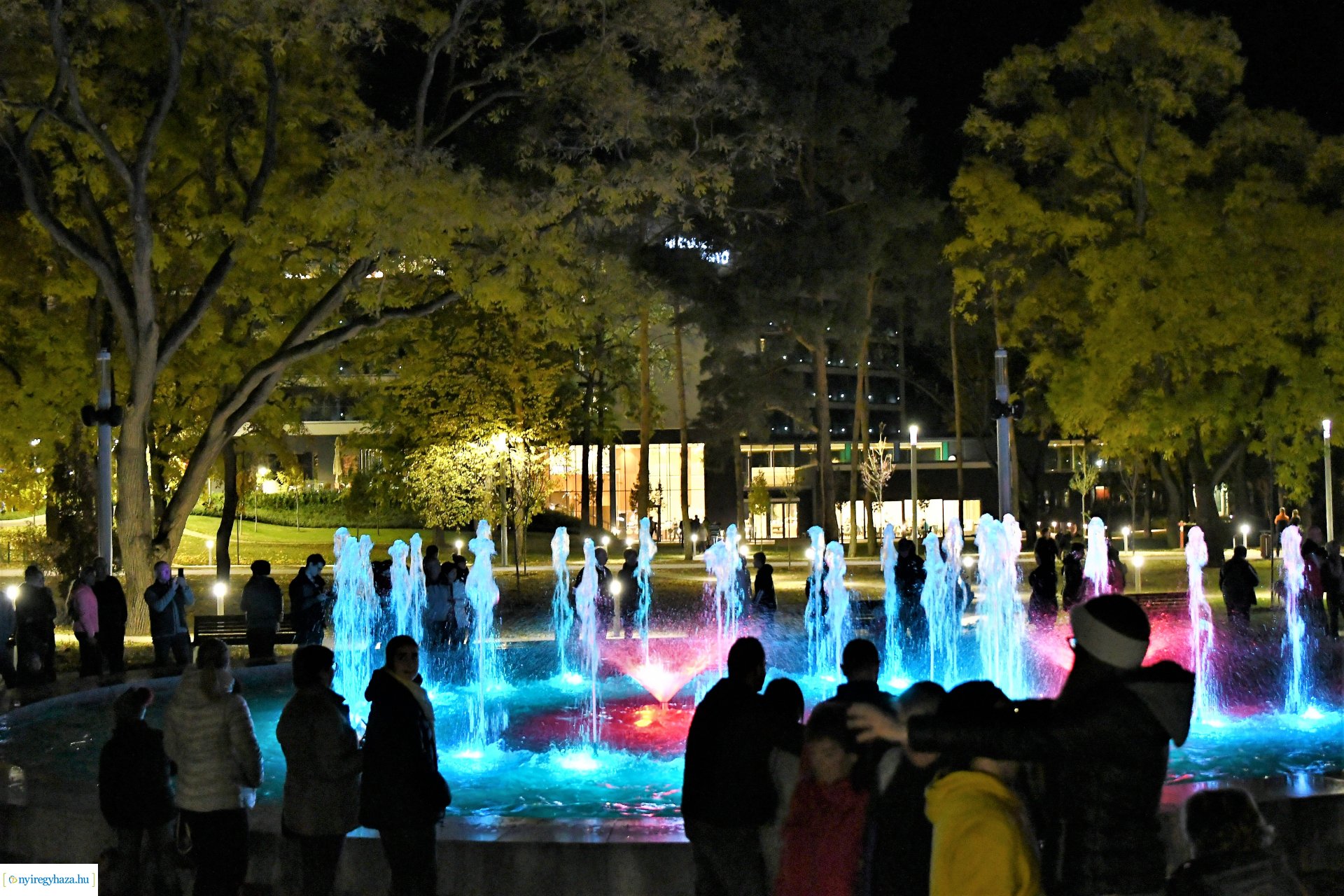 Sóstó új látványossága - elkészült a szökőkút