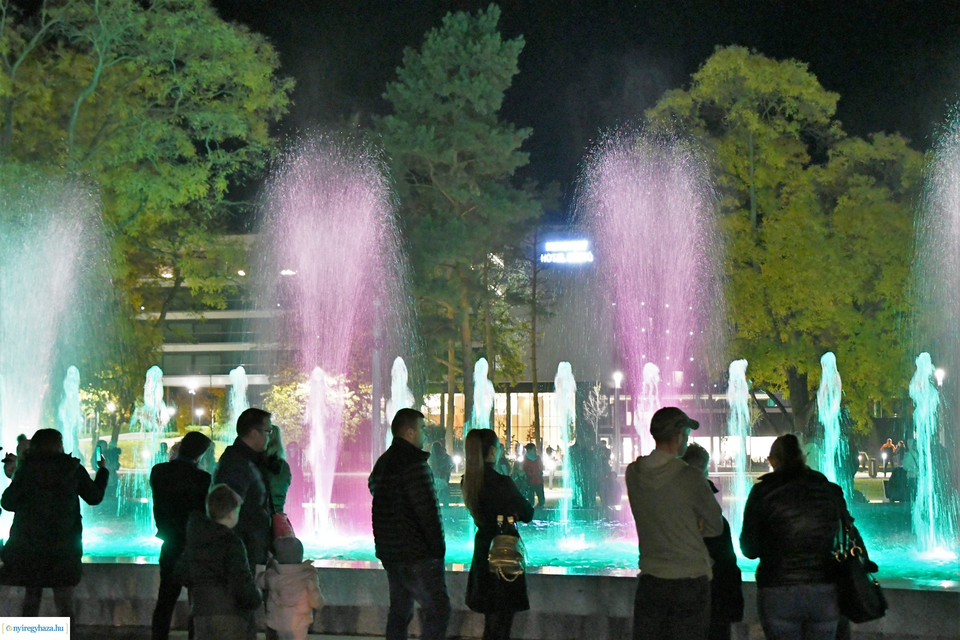 Sóstó új látványossága - elkészült a szökőkút