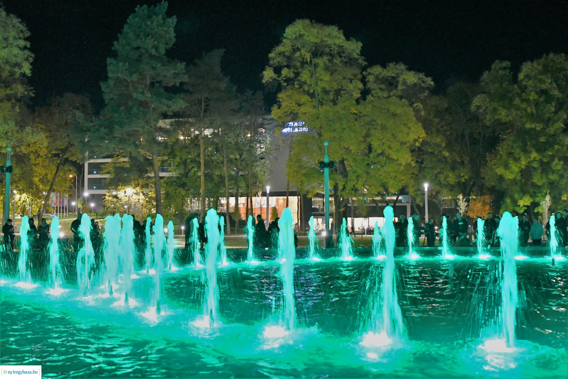 Sóstó új látványossága - elkészült a szökőkút