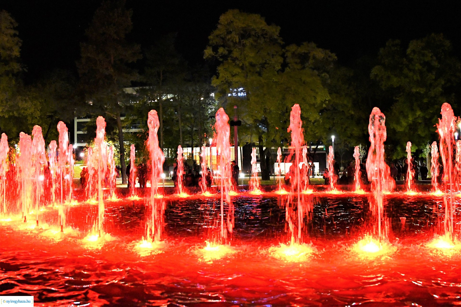 Sóstó új látványossága - elkészült a szökőkút