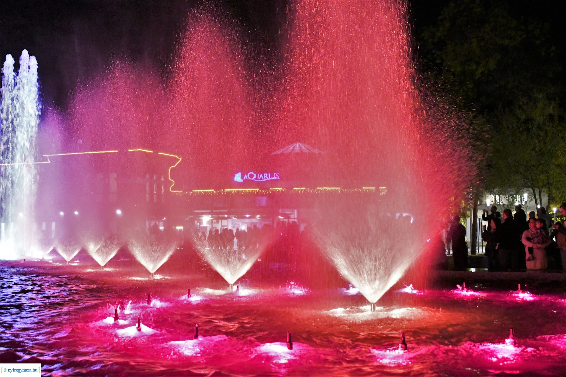 Sóstó új látványossága - elkészült a szökőkút