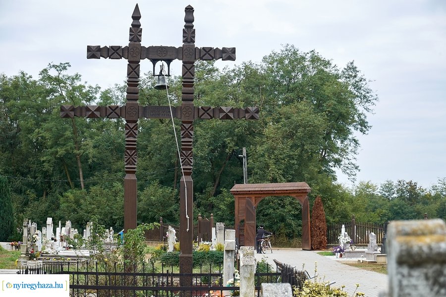 Sóstóhegyi temető felújítása