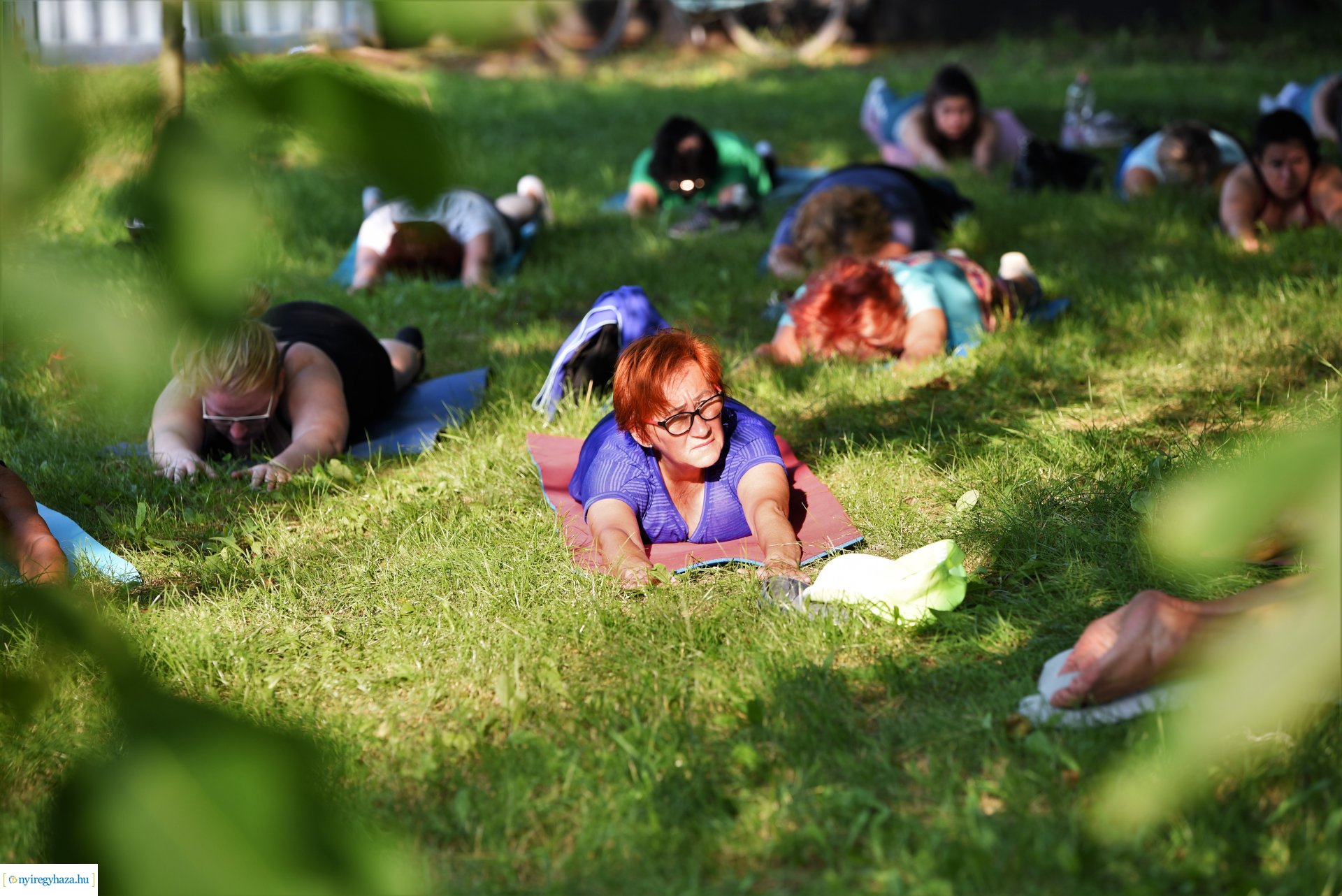 Sóstói fitt órák - ingyenes jóga a Csiha Kálmán utcai játszótéren